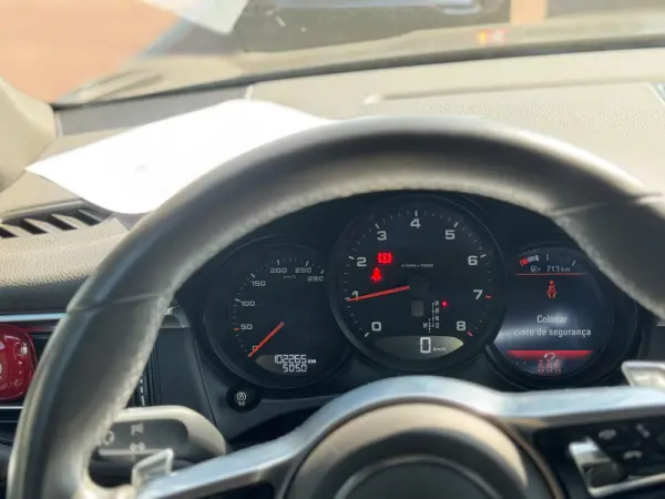Porsche Macan 2.0T 18