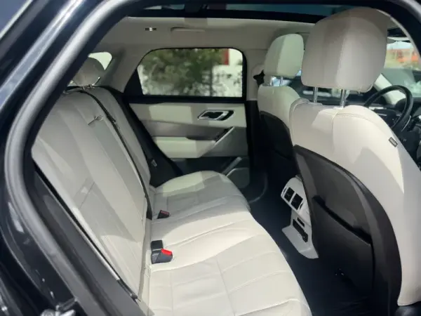 Land Rover Range Rover Velar 2.0 D200 AWD Dynamic SE 21