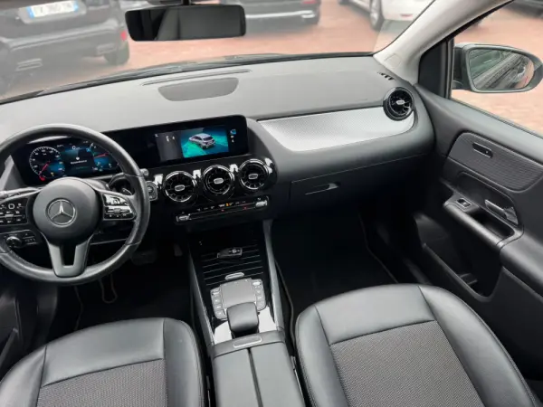 Mercedes-Benz B 200 d 8G-DCT 11