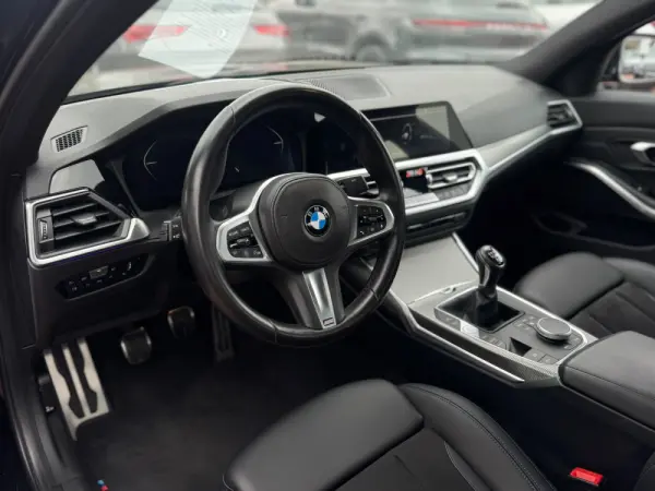 BMW 318 d Pack M 9