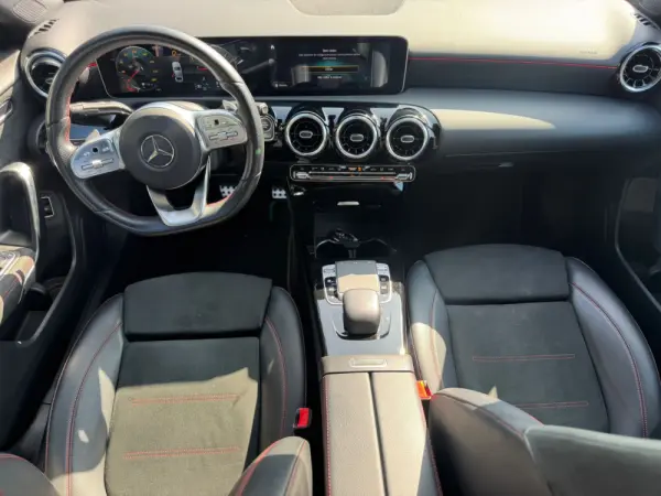Mercedes-Benz A 180 Limousine d 7G-DCT AMG Line 10