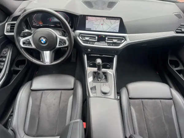 BMW 318 d Pack M 8