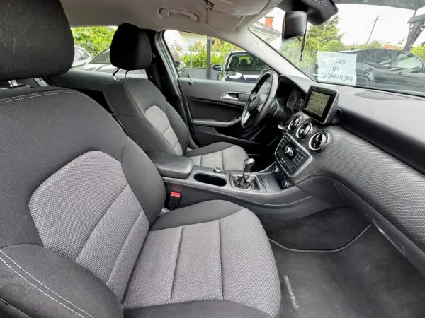 Mercedes-Benz GLA 180 d Style 24