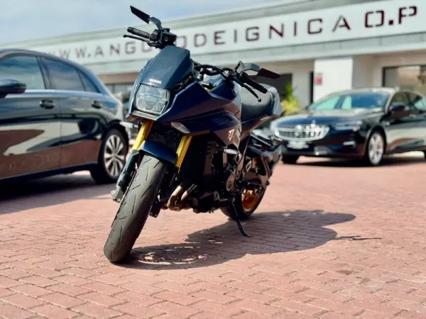 Suzuki Katana Katana neo-retro de alta performance 1