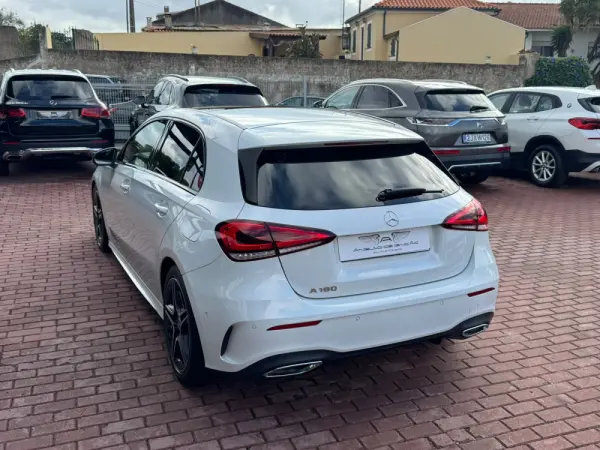 Mercedes-Benz A 180 AMG Line 8