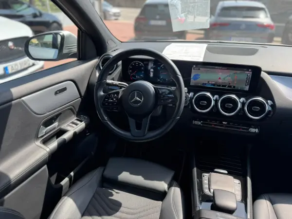 Mercedes-Benz GLA 200 d 4Matic 8G-DCT Special Edition 12