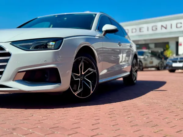 Audi A4 2.0 TDI multitronic Business Line 5