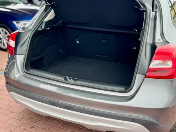 Mercedes-Benz GLA 180 d Style 6