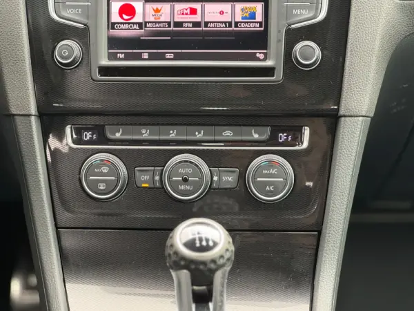 Volkswagen Golf 2.0 TDi GTD 21