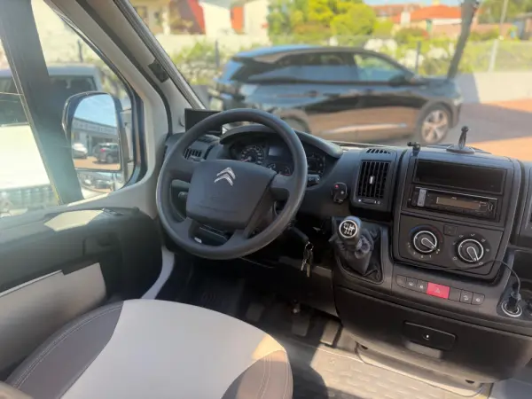 Citroën Jumper 2.2 BlueHDi 35 L4 CD Control 10