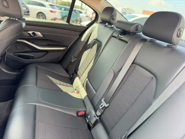 BMW 318 d Line Luxury 28