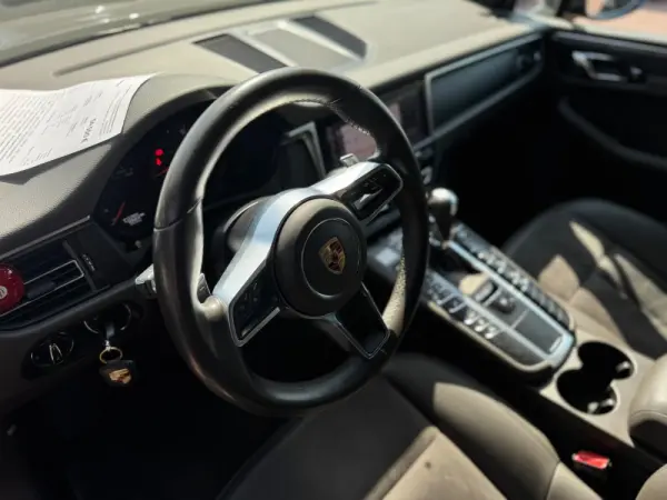 Porsche Macan 2.0T 16