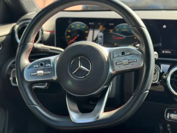 Mercedes-Benz A 180 Limousine d 7G-DCT AMG Line 9