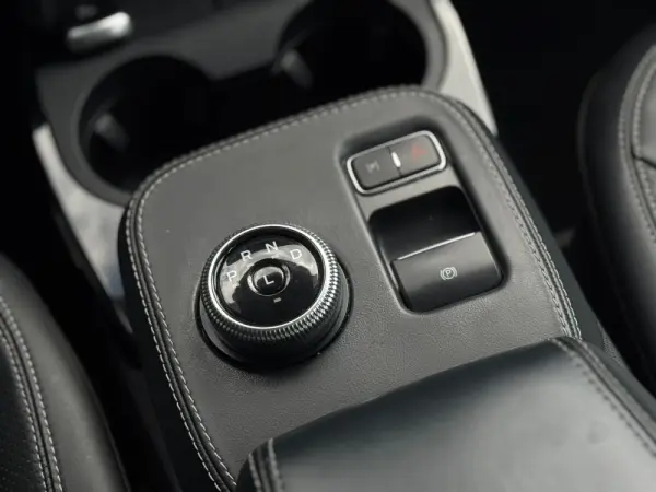 Ford Mustang Mach-E AWD 17