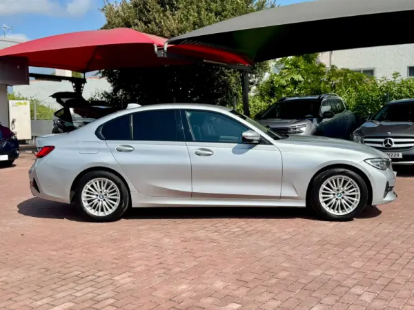 BMW 318 d Line Luxury 8