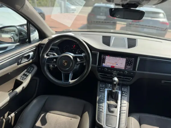 Porsche Macan 2.0T 13