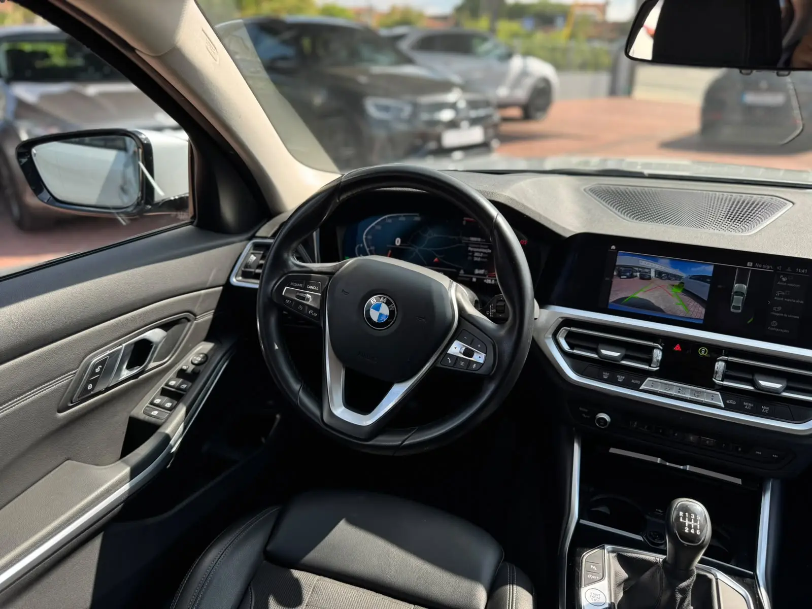 BMW 318 d Line Luxury 16