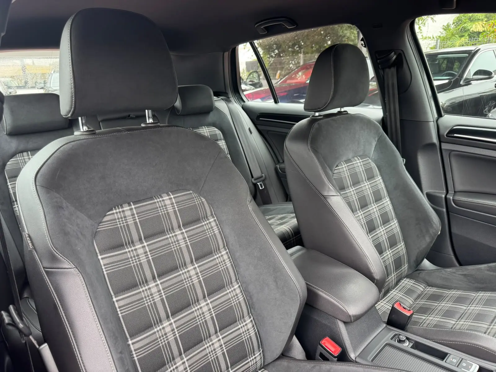 Volkswagen Golf 2.0 TDi GTD 24