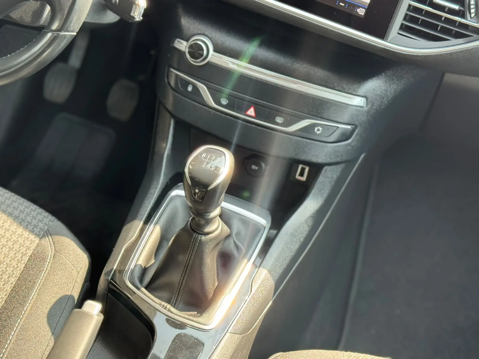 Peugeot 308 SW 1.2 PureTech Active Pack 16