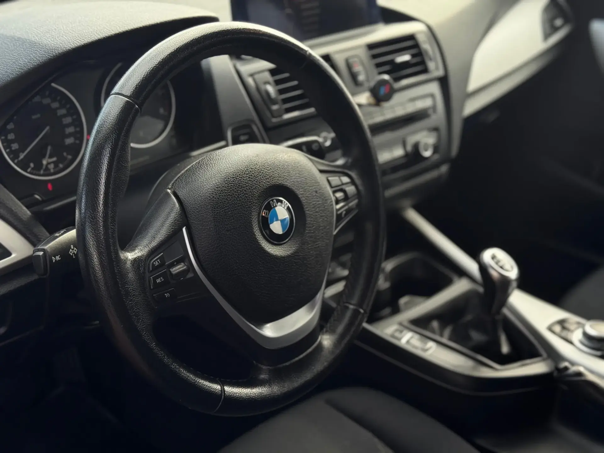 BMW 118 d Line Urban 19