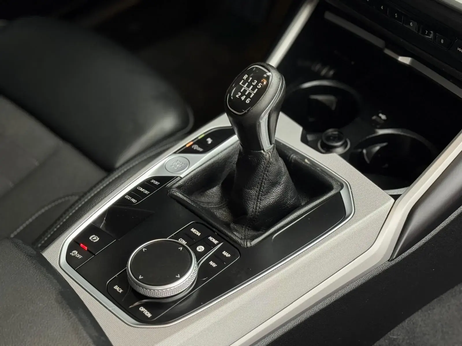 BMW 318 d Touring Sport 10