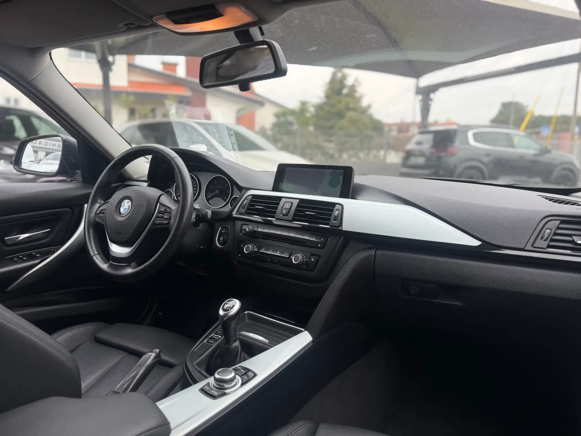 BMW 318 Touring Efficient Dynamics 9