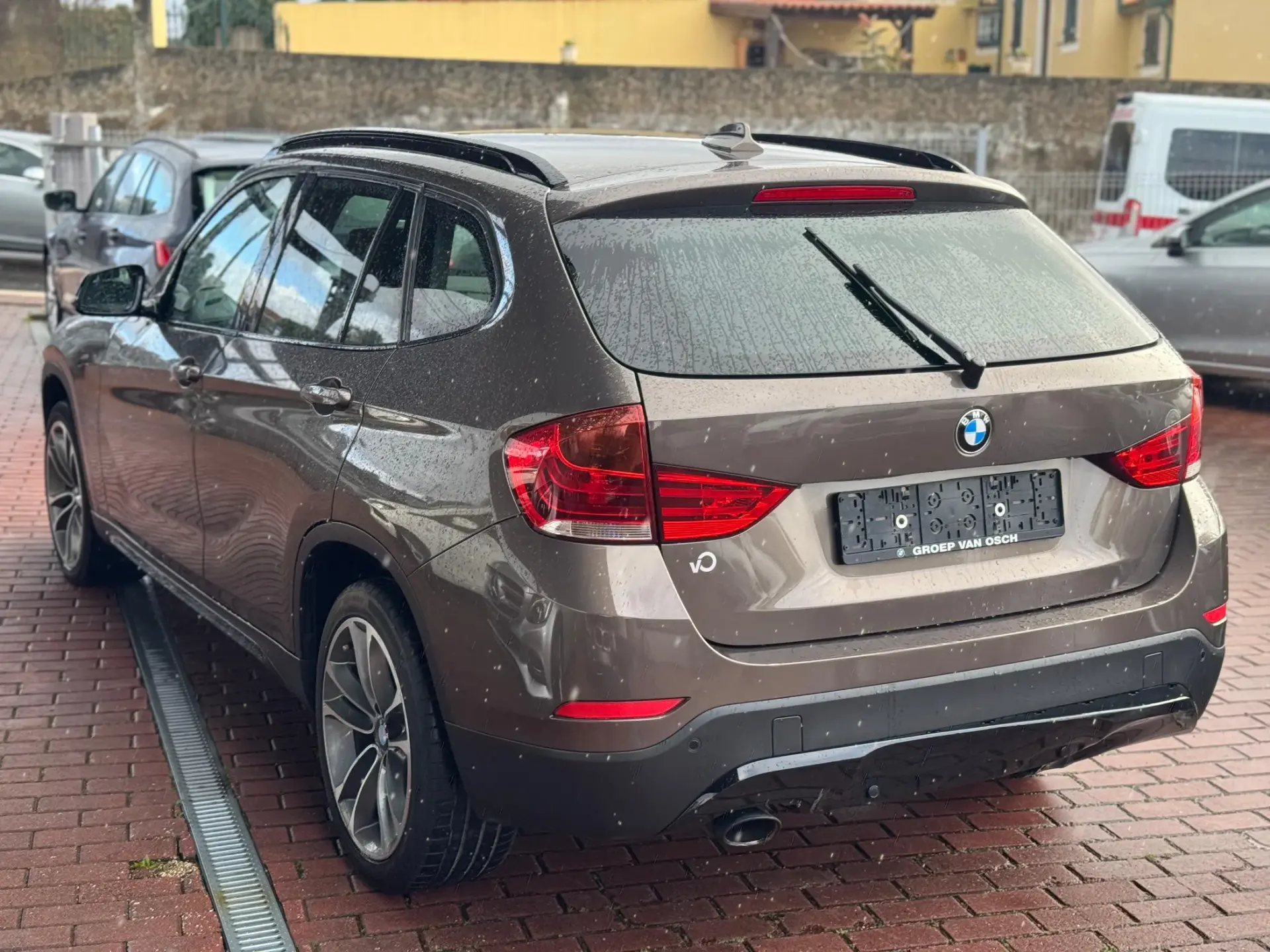 BMW X1 18 d sDrive 9
