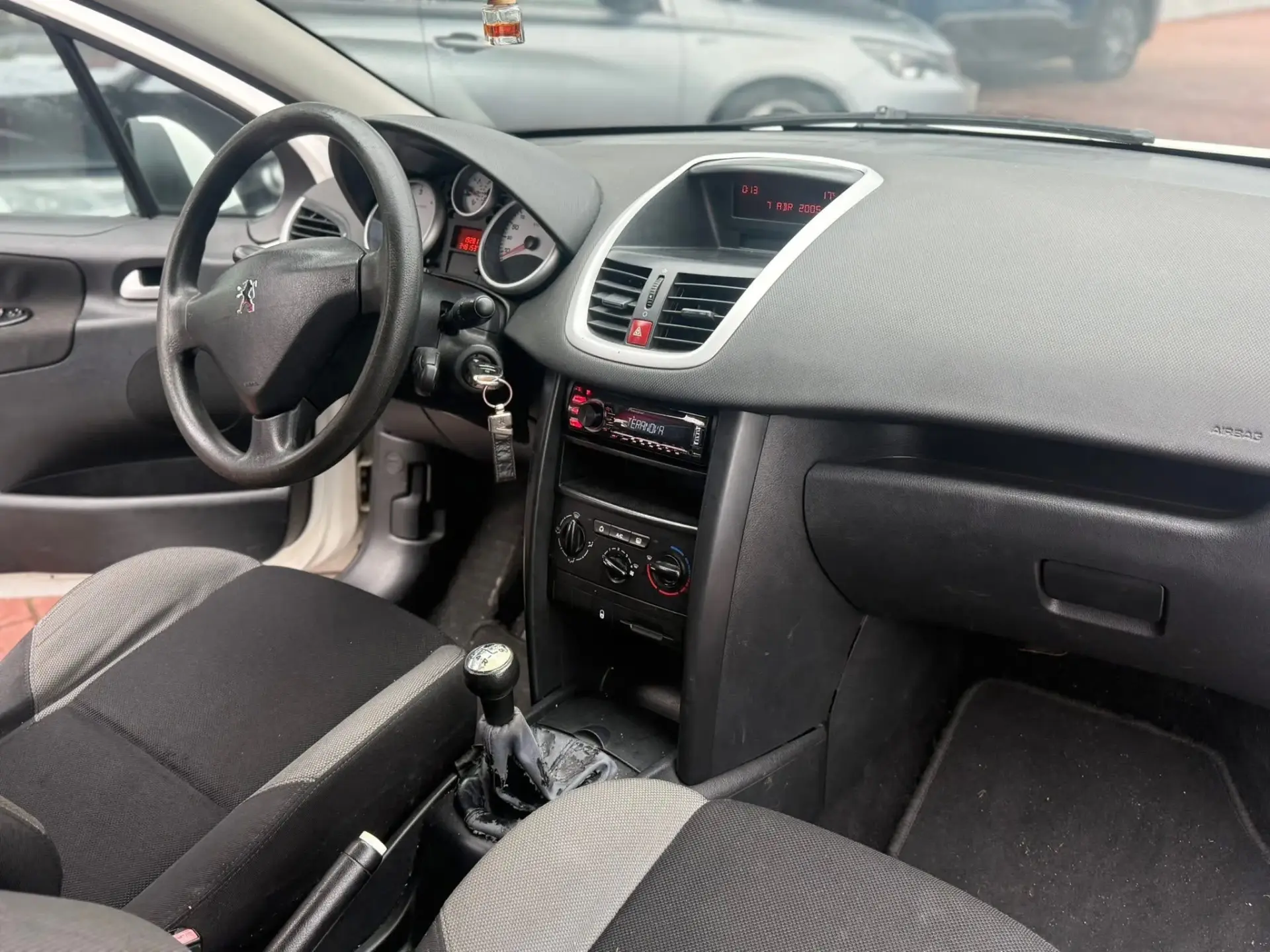 Peugeot 207 1.4 HDi XA 4