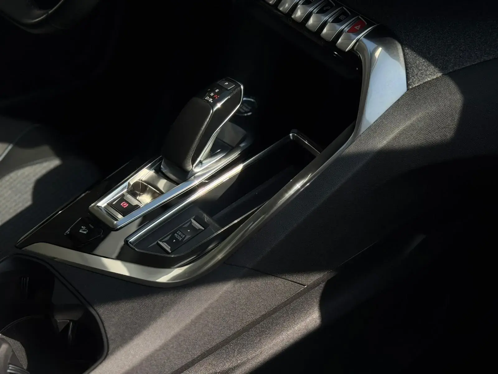 Peugeot 3008 4 Hybrid High Power 13