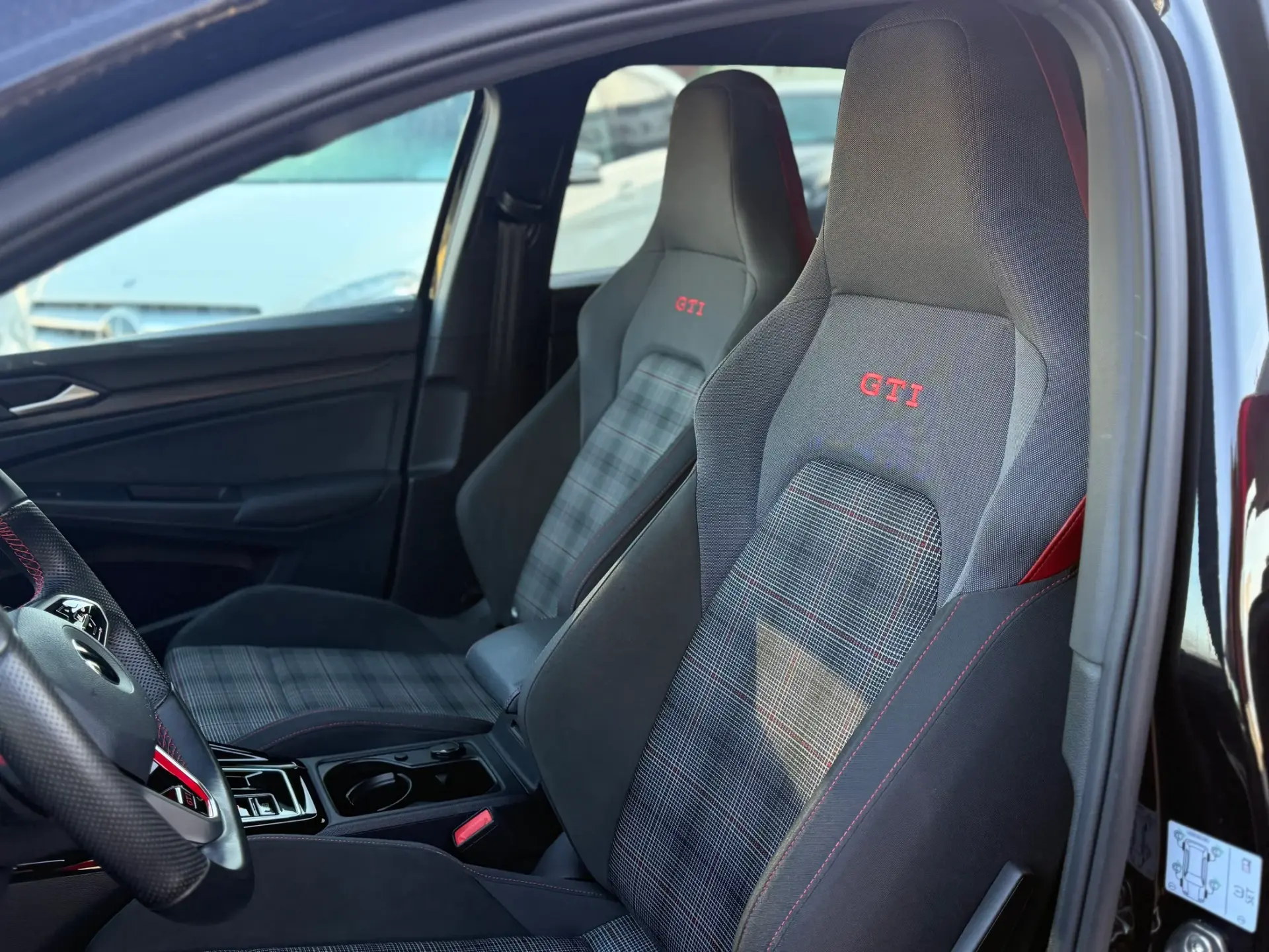Volkswagen Golf 2.0 TSI GTI DSG 13