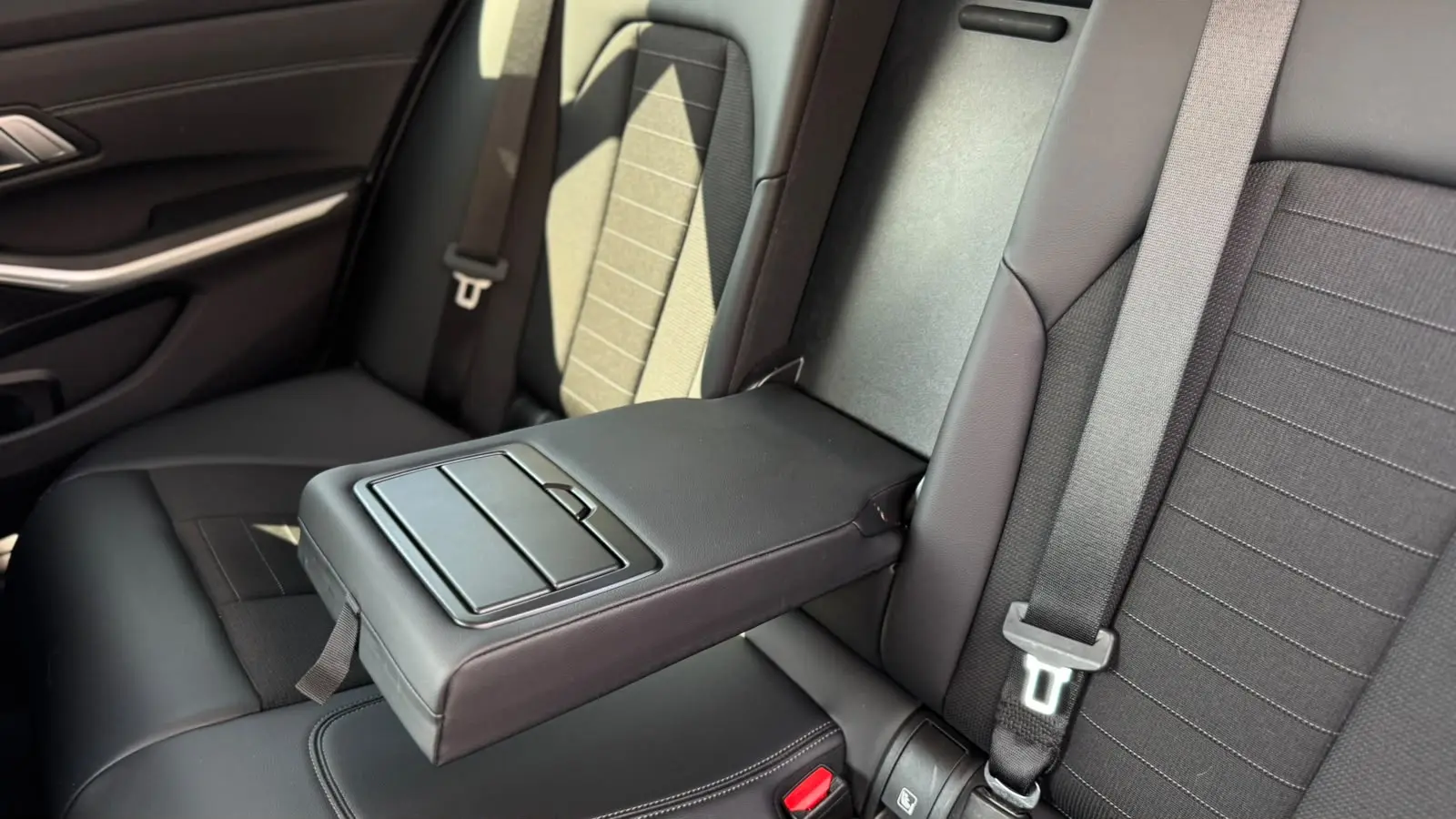 BMW 318 d Line Luxury 25