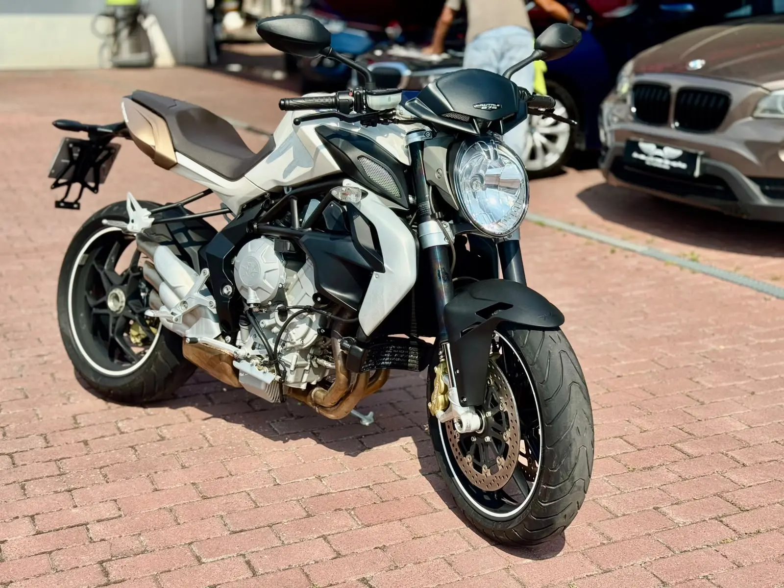 MV Agusta Brutale MV Agusta Brutale 675 7