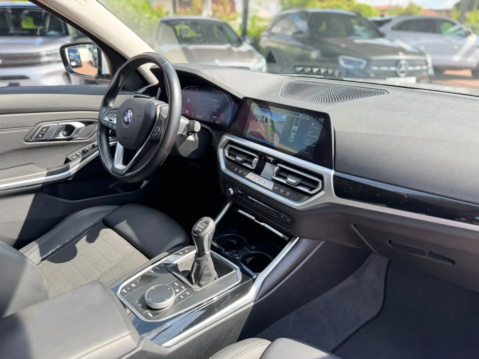 BMW 318 d Line Luxury 18