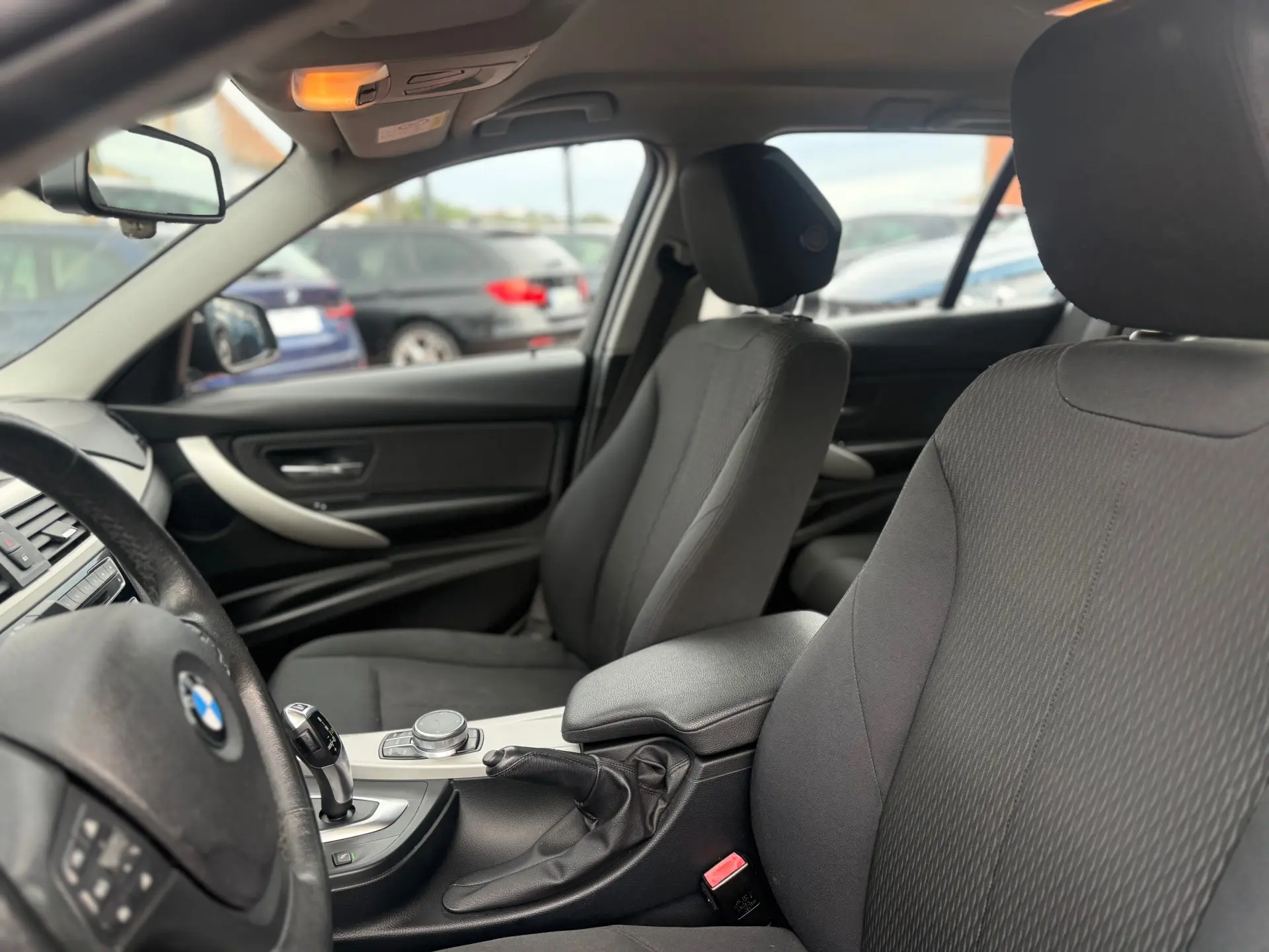 BMW 320 Eficient Dynamics Auto 16