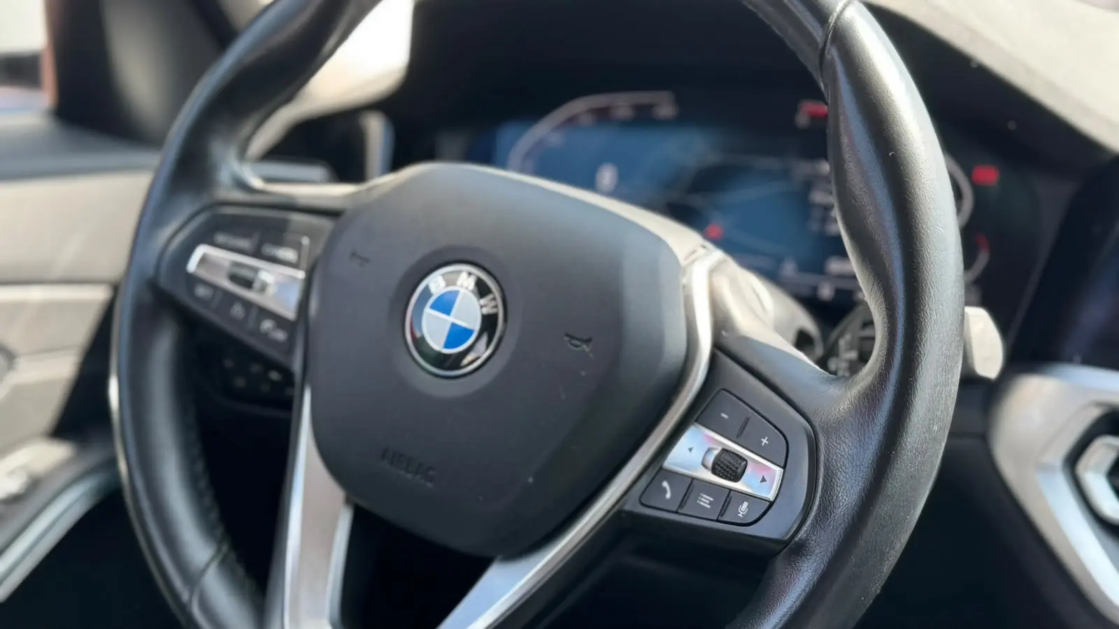 BMW 318 d Line Luxury 12