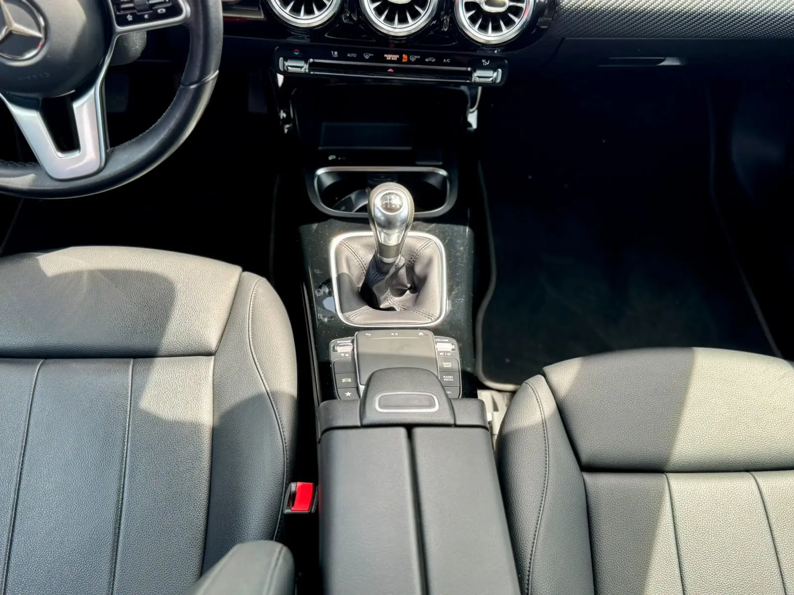 Mercedes-Benz A 180 d Business Solutions 32
