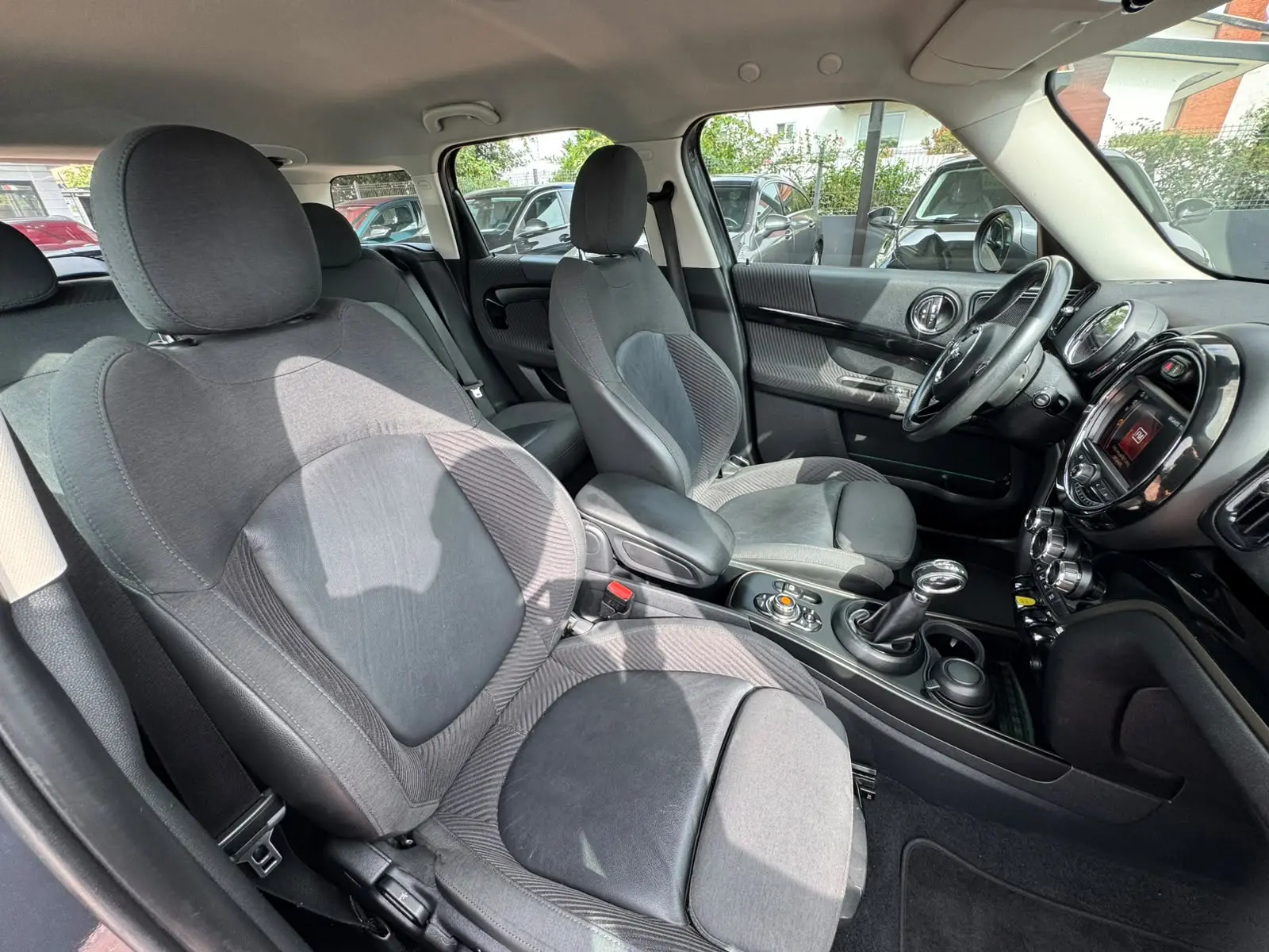 MINI Countryman Cooper SE ALL4 Auto 28