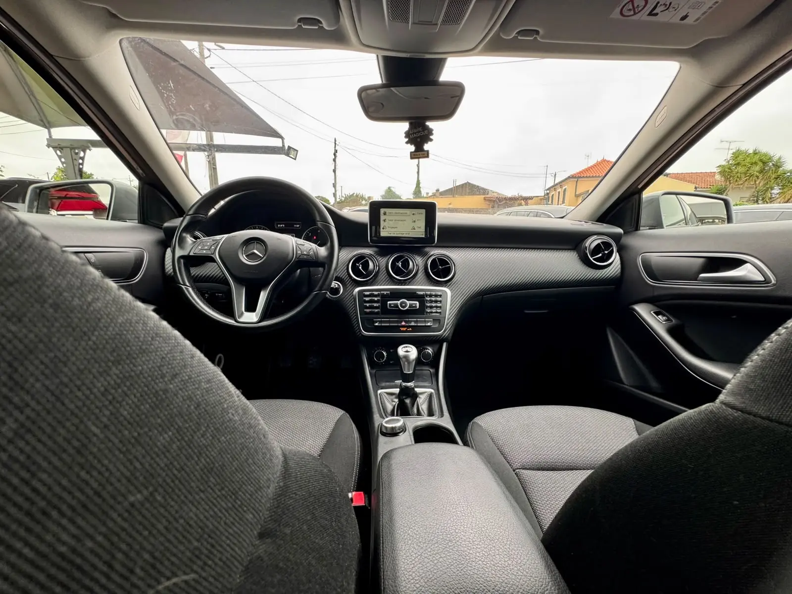 Mercedes-Benz GLA 180 d Style 14