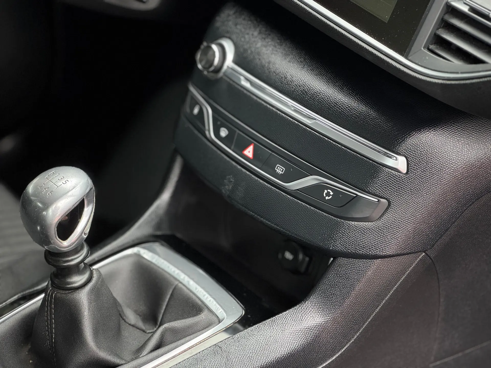 Peugeot 308 1.6 BlueHDi Allure 22