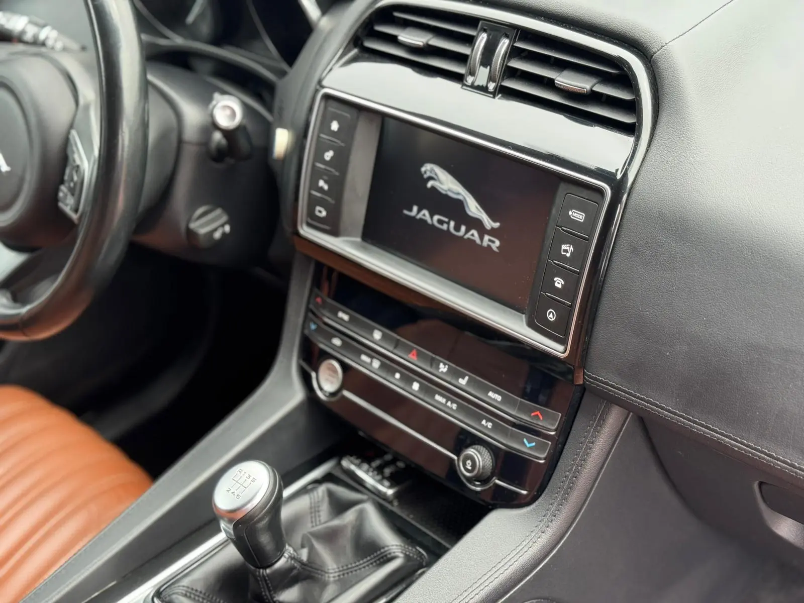 Jaguar F-Pace 20d R-Sport 16