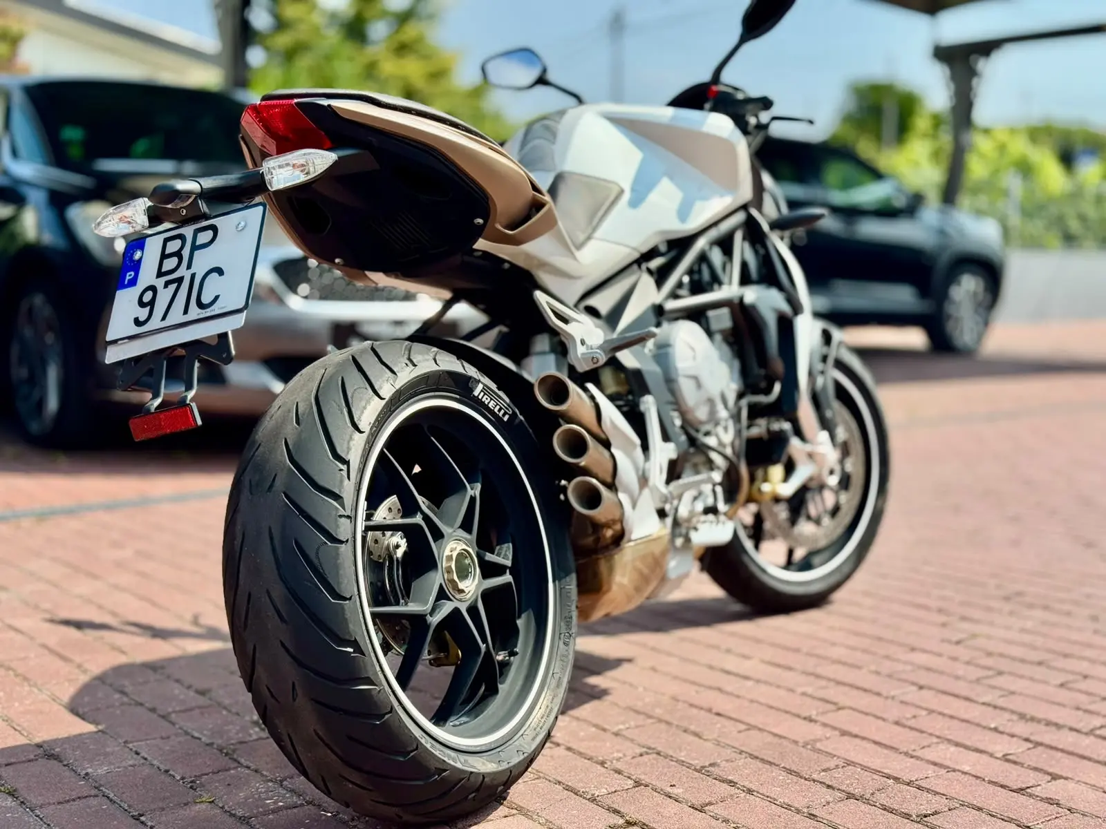 MV Agusta Brutale MV Agusta Brutale 675 5