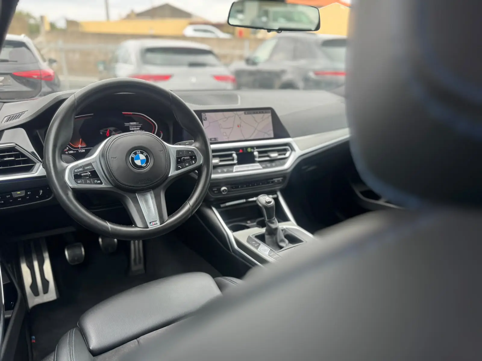 BMW 318 d Pack M 12