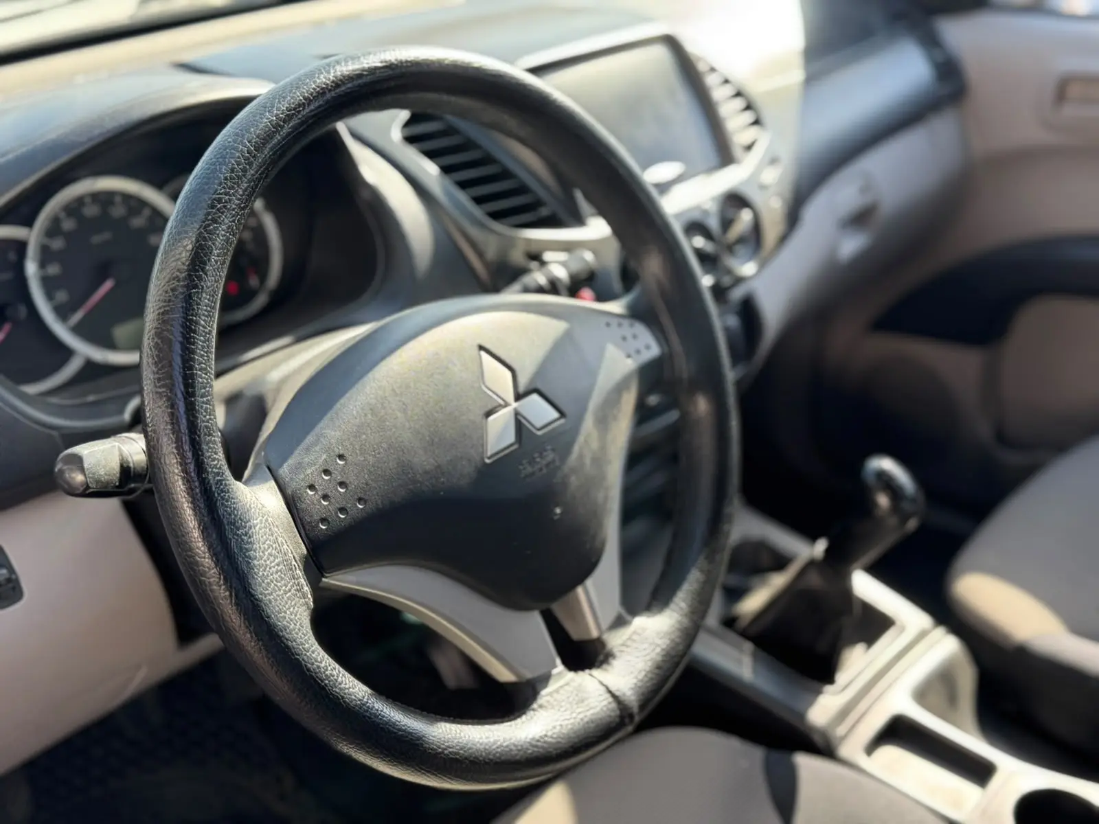 Mitsubishi L200 2.5 DI-D CD In.AC Low Rider 2WD 14