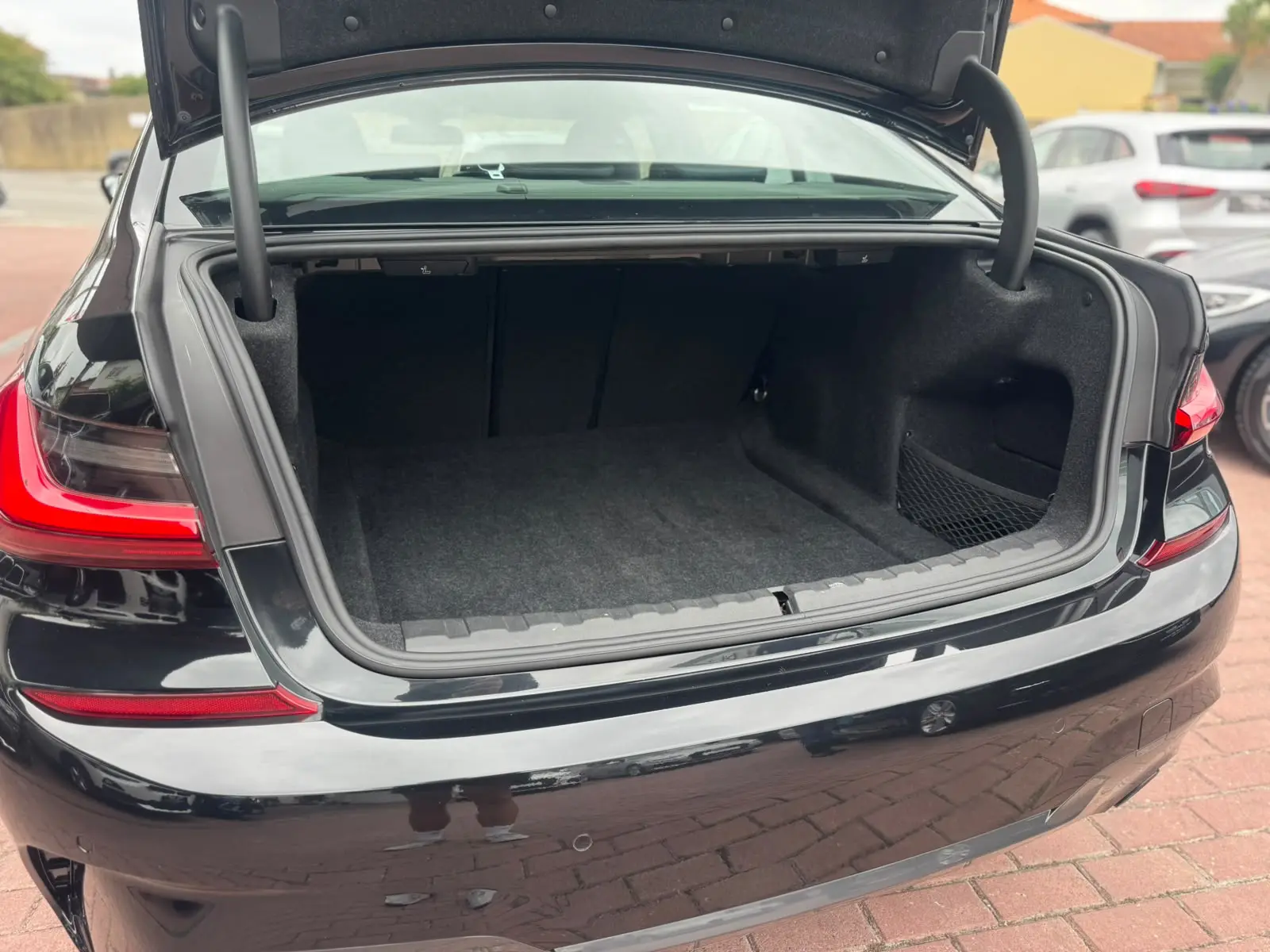 BMW 318 d Pack M 7