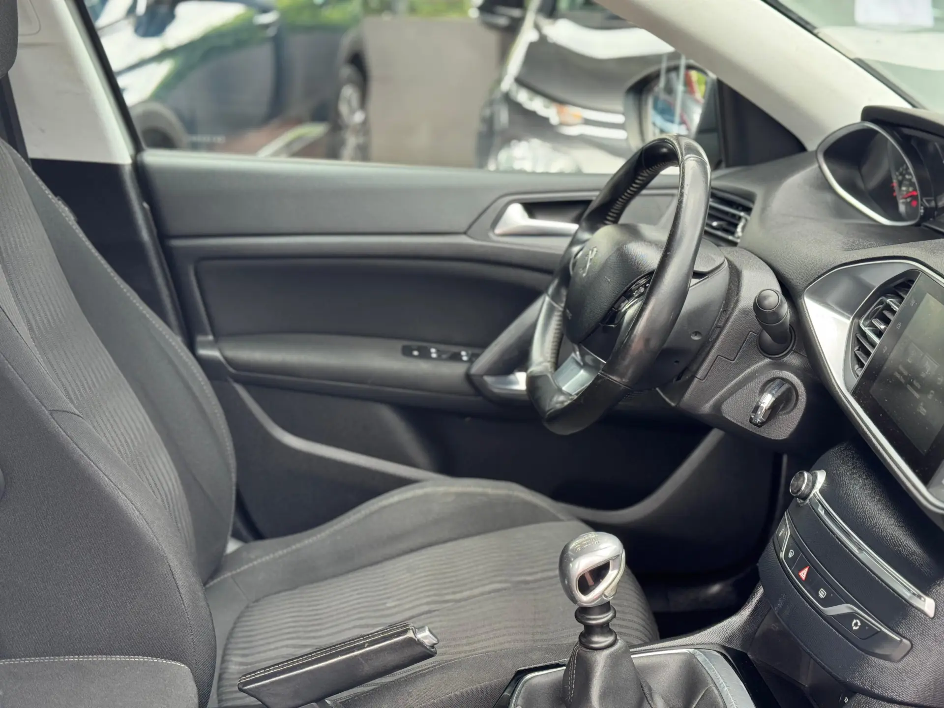 Peugeot 308 1.6 BlueHDi Allure 12