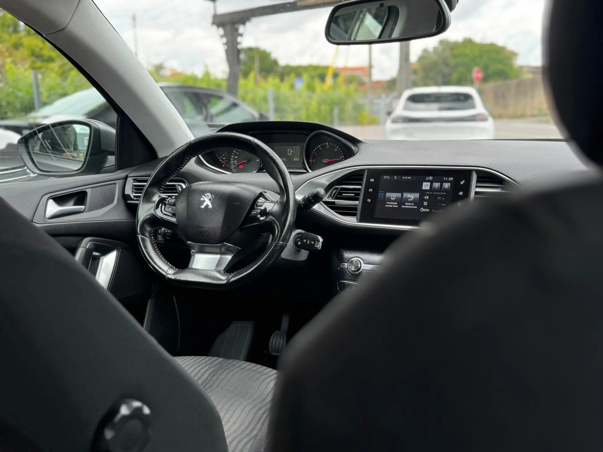 Peugeot 308 1.6 BlueHDi Allure 17