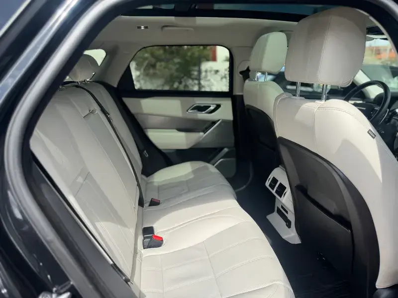 Land Rover Range Rover Velar 2.0 D200 AWD Dynamic SE 21