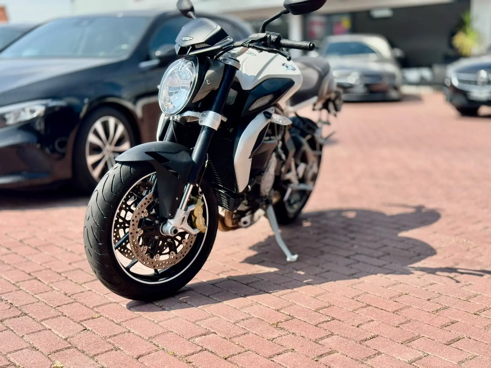 MV Agusta Brutale MV Agusta Brutale 675 10