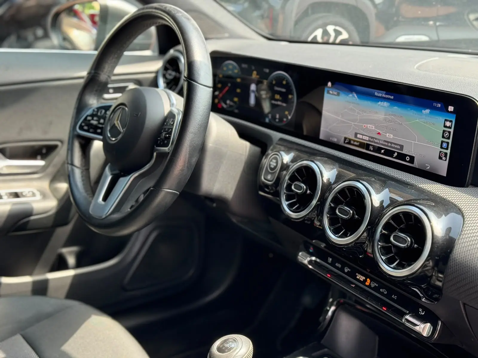 Mercedes-Benz CLA 180 d Shooting Brake Business Solutions 18