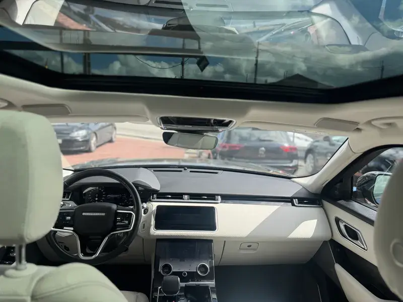 Land Rover Range Rover Velar 2.0 D200 AWD Dynamic SE 28